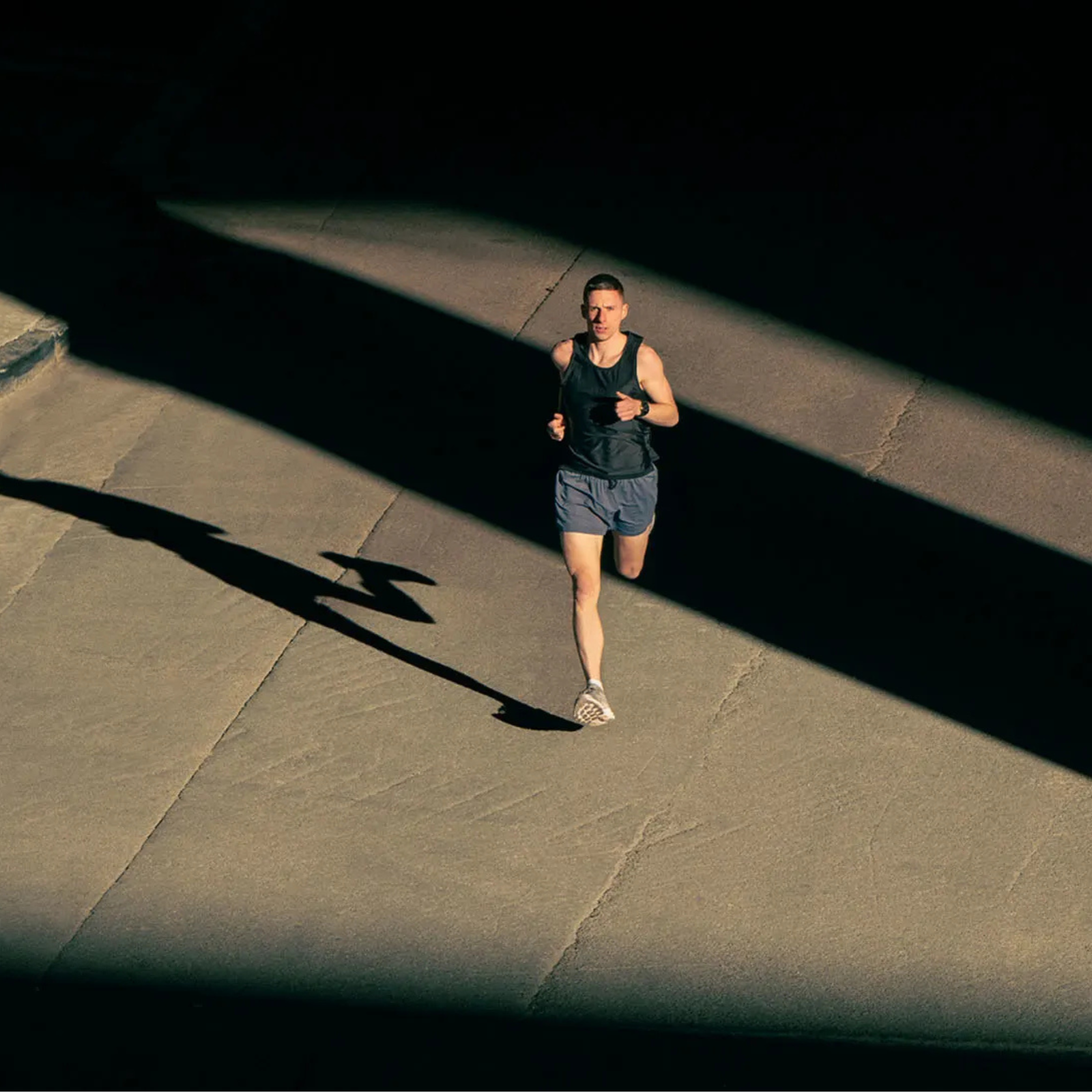 Garmin Forerunner 970 Soft Gold – Premium-Lauf-Smartwatch mit AMOLED-Display