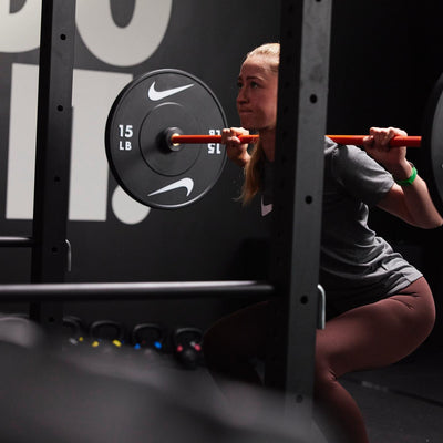 Nike Strength Coated Premium Langhantel - 20 kg / Oranger Swoosh 